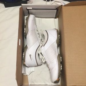 NIKE white golf shoes